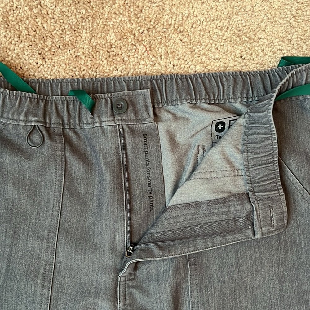 FIGS Cairo Scrub Pants - Picture 5 of 14